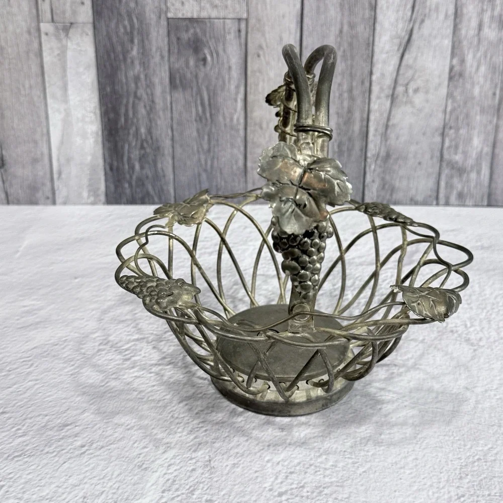 Vintage Godinger Silver Art Co. Silverplated Grape & Leaf basket